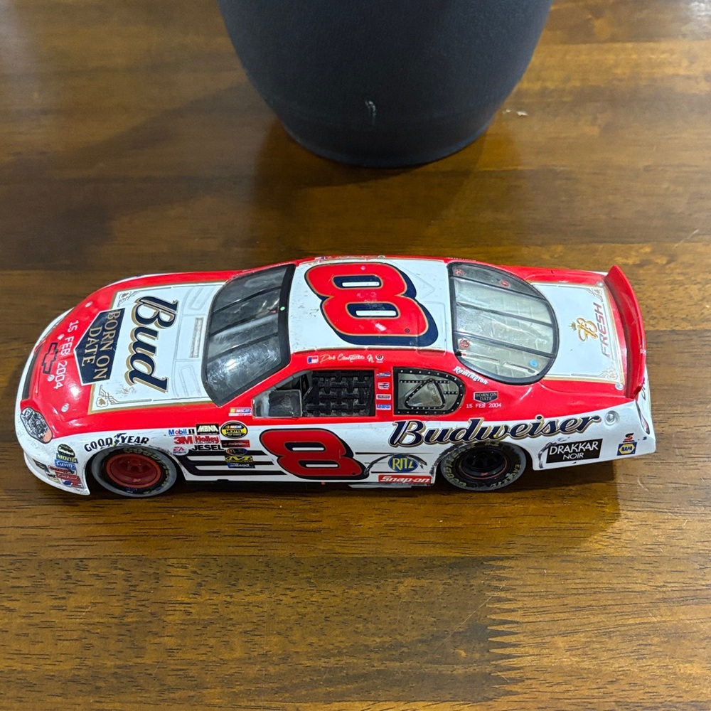 Dale Earnhardt Jr🏁Budweiser #8 Race Car Collector’s 2004